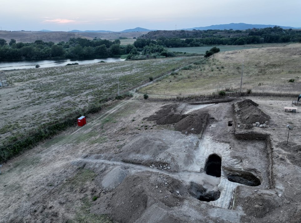 Vulci vista dall'alto della tomba
