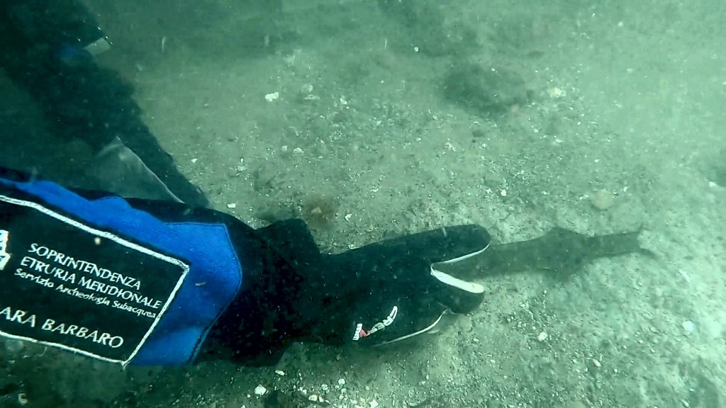 ritrovamento spada lago di mezzano